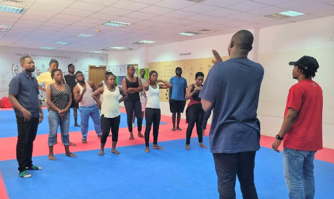 KCC in Nigeria hosts 1st K-pop dance class for hearing impaired