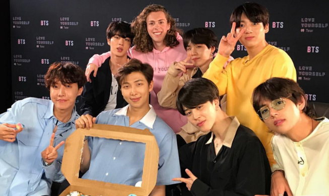 Showbiz reporter says being BTS fan improved interview skills