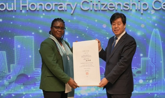 Nigerian expat named honorary Seoul citizen for promoting Korea